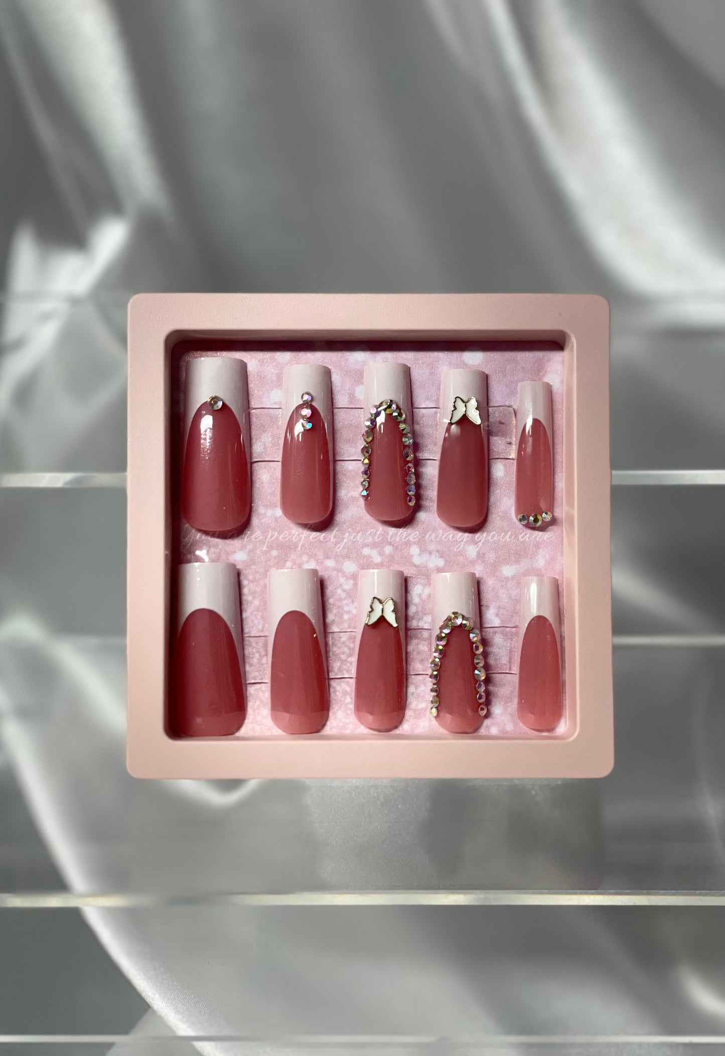 Glossii Press-On Nail Kit